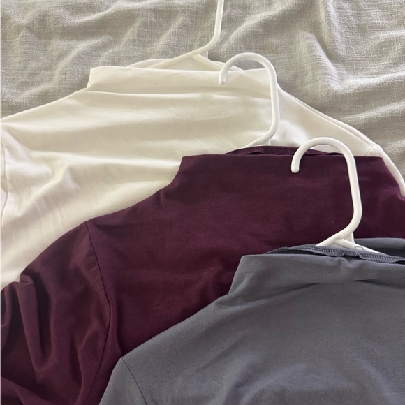 3 Old Navy Bestee Mock-Neck T-Shirt - Picture 2 of 2